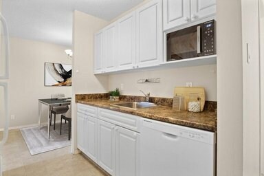 Building Photo - Standard Townhome