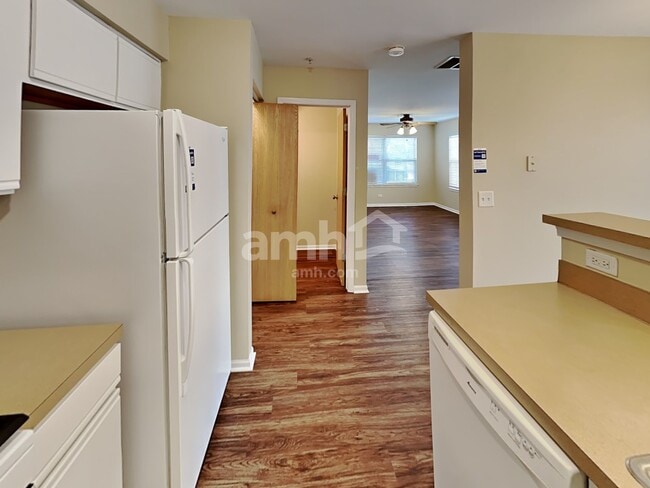 Building Photo - 2440 Frost Dr
