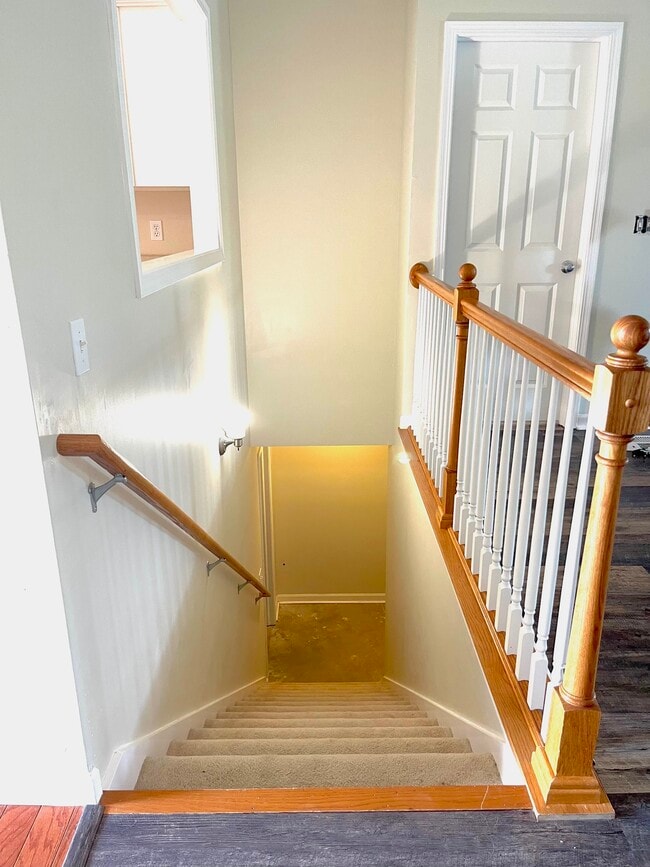 Building Photo - 824 Sedgegrass Dr
