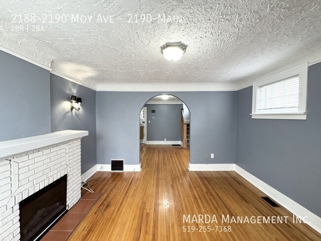 Building Photo - CHARMING 2 BED/1.5 BATH 2 STORY MAIN FLOOR UNIT + 70% OF HYDRO & GAS!