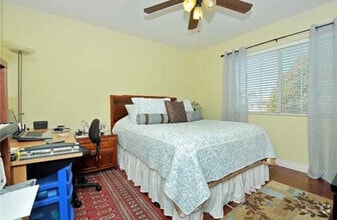 Building Photo - 552 Sipes Cir