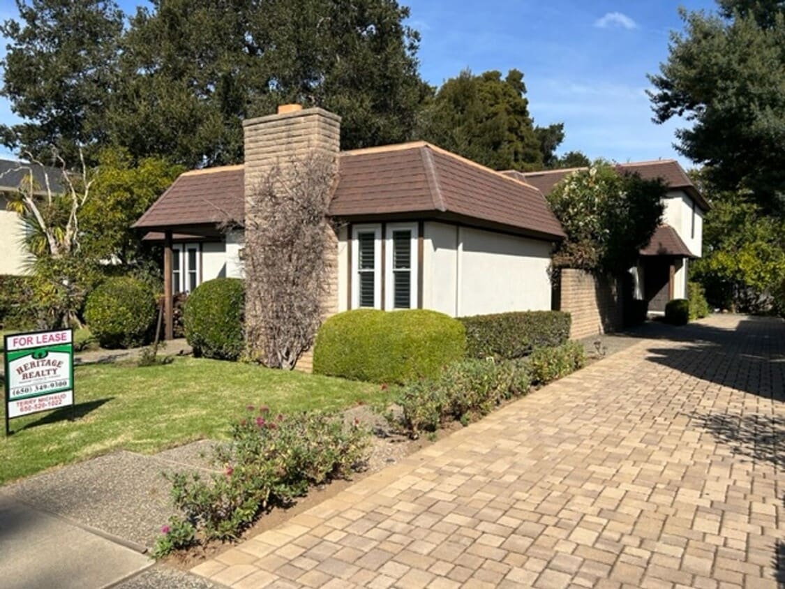 Primary Photo - G4 | (CHP) 955-957 Palm Ave