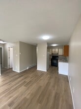 Building Photo - 1075 Edgett Rd