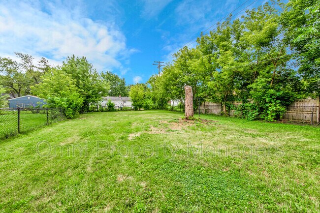 Foto del edificio - 21732 Wellington Ave