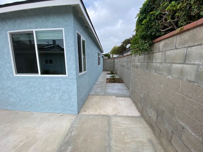 Building Photo - Beautifully Upgraded Home in the Heart of Central Torrance