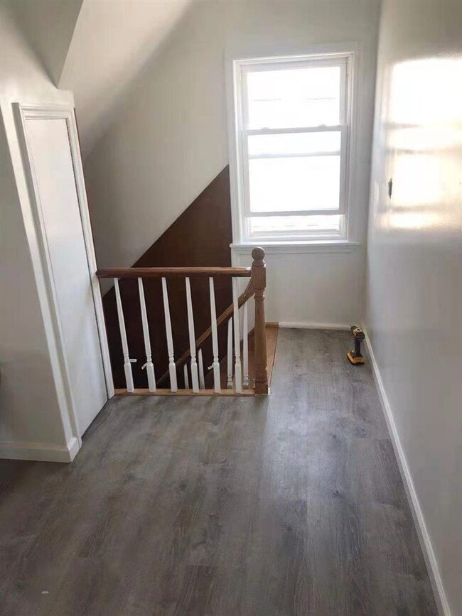 Building Photo - 74 W 7th St