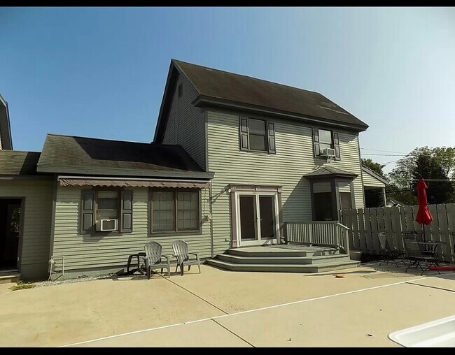 Building Photo - 708 Dias Creek Rd