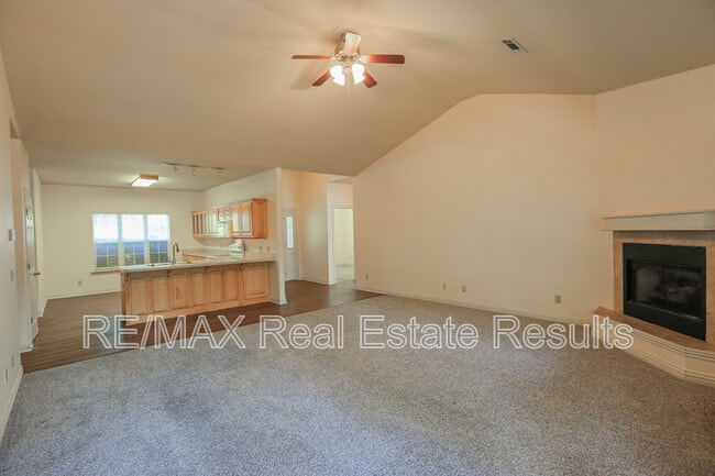 Building Photo - 6 Walford Ln