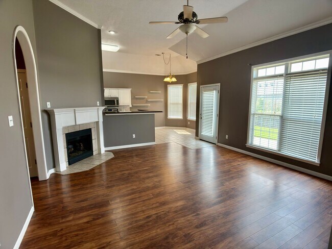 Foto del edificio - 4 Bed, 2 Bath Jonesboro Home with Bonus Room, Fenced Backyard, 2-Car Garage