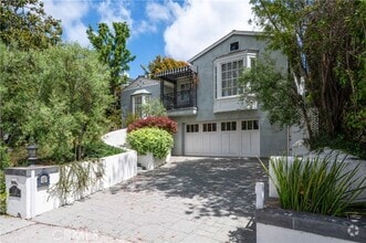 Building Photo - 10357 Bannockburn Dr