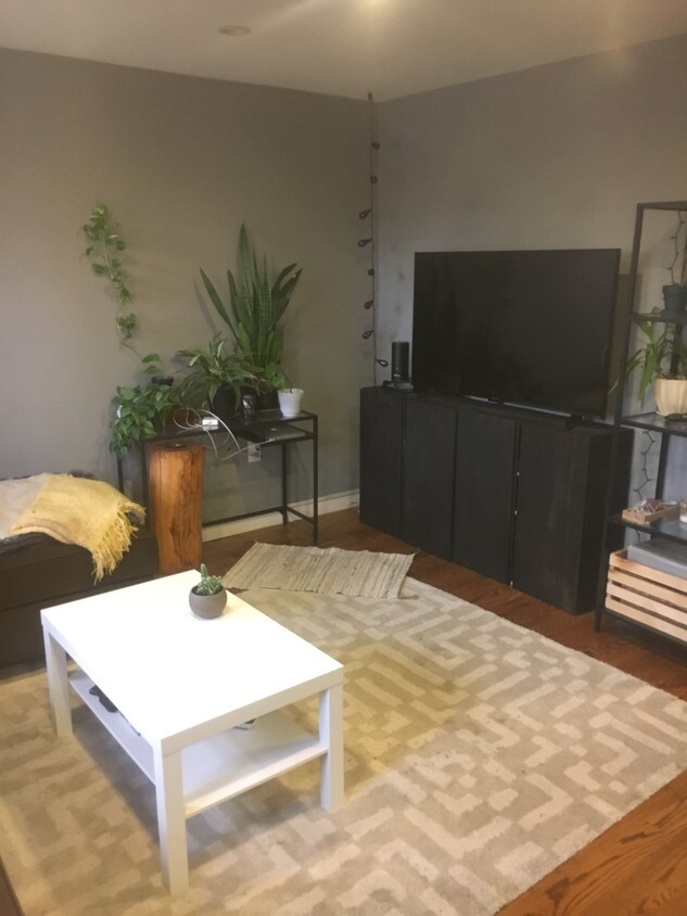 Foto principal - 665 Lafayette Ave