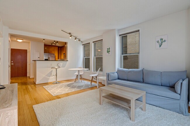 Foto del edificio - 915 E St NW