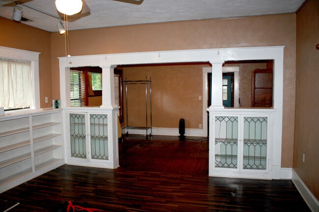 Building Photo - 301 Highlands St