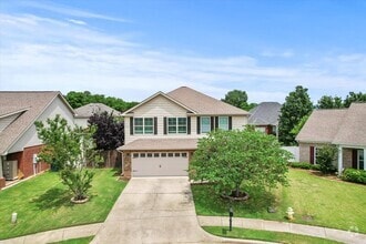 Building Photo - 2525 Millwood Cir SE