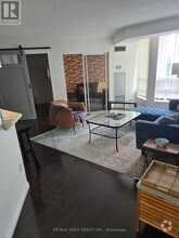 Building Photo - 50-450 Kingsbridge Garden Cir