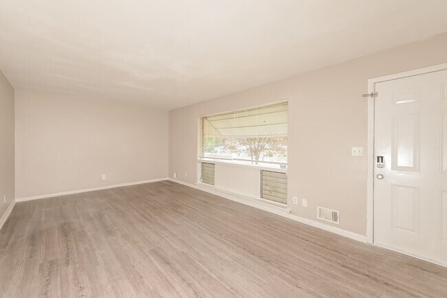 Foto del edificio - 2230 Kilarney Rd