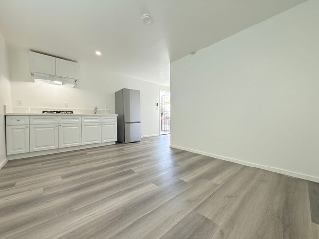 Foto del edificio - 1-Bedroom ADU – Modern Comfort & Prime Loc...