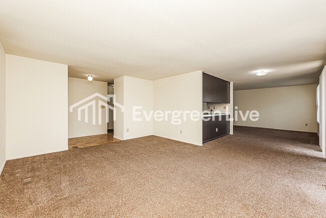 Building Photo - 5841 Troy Villa Blvd