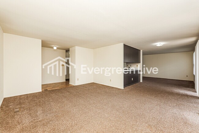 Foto del edificio - 5841 Troy Villa Blvd