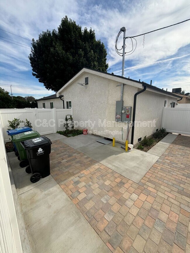 Building Photo - 18110 Gault St