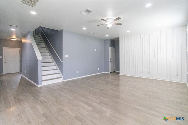 Building Photo - 6505 Clear Brook Dr