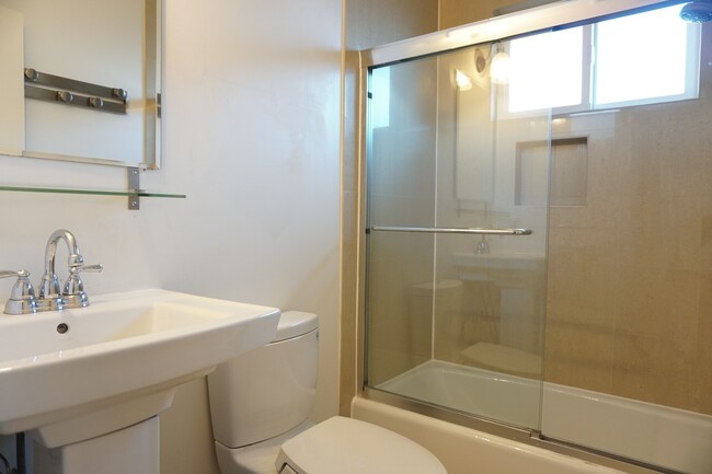 Foto del edificio - Beautiful Renovated Home, Remodeled Kitche...