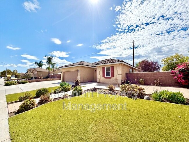 Building Photo - 33205 Gypsum St
