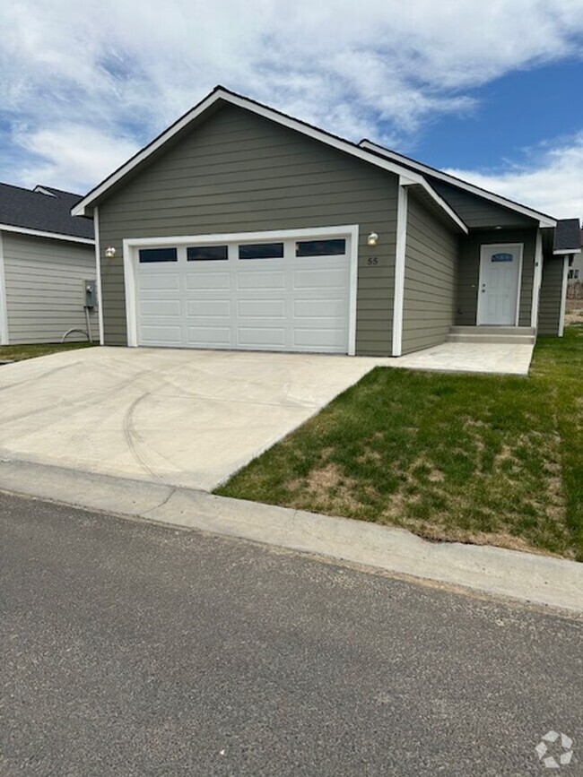 Building Photo - 123 9th Ave