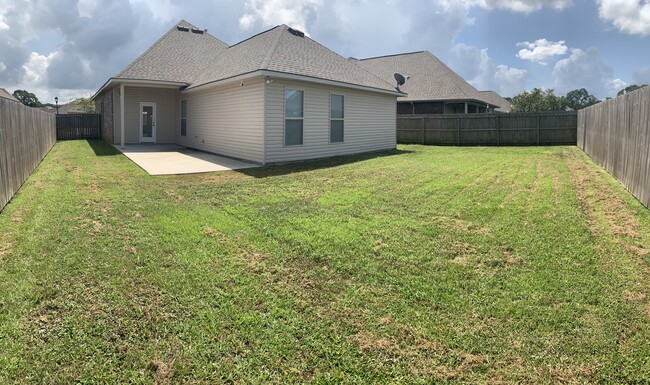 Building Photo - 18315 Dove Hollow Dr