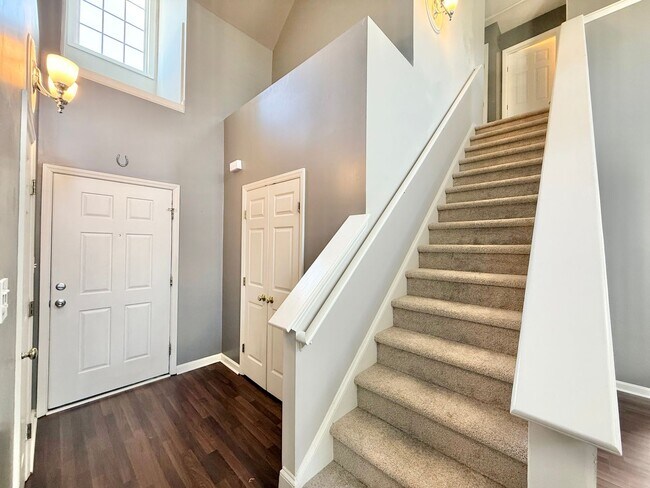 Foto del edificio - Newly Remodeled 3BD, 2.5BA Raleigh Home wi...