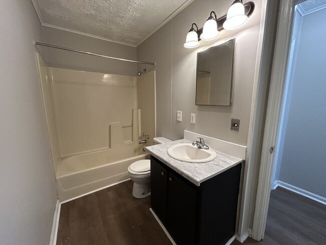 Building Photo - Apartment For Rent