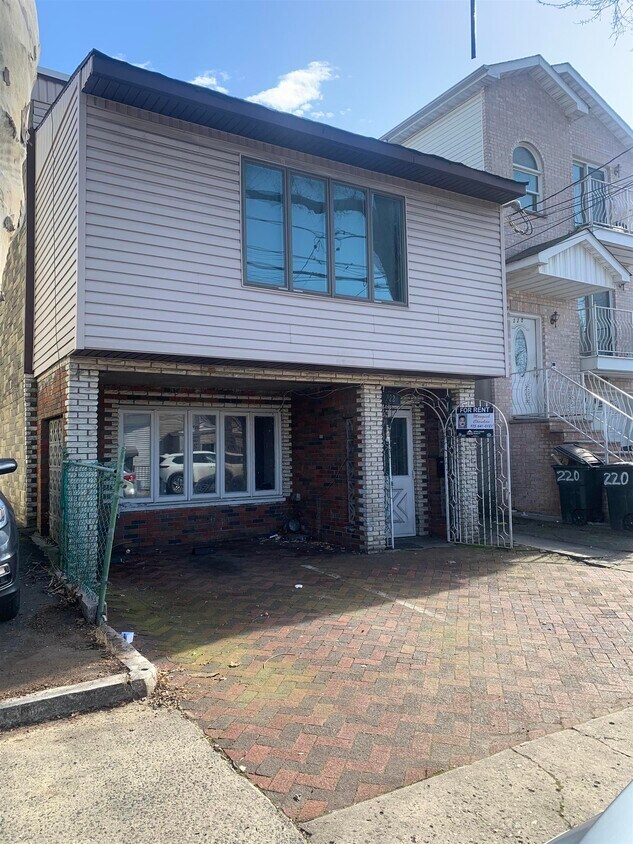 Primary Photo - 222 Terrace Ave
