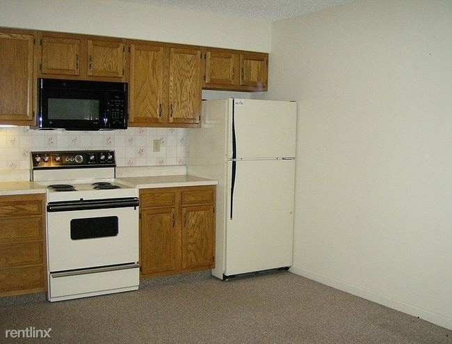 Building Photo - 2 br, 2 bath House - 913 C Street MAC