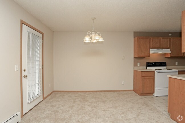 2HAB, 1BA - 912 ft² - Woodhaven East Apartments