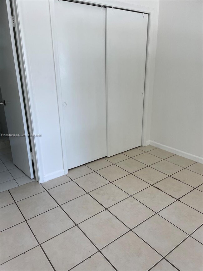 Building Photo - 1095 N 59th Ave
