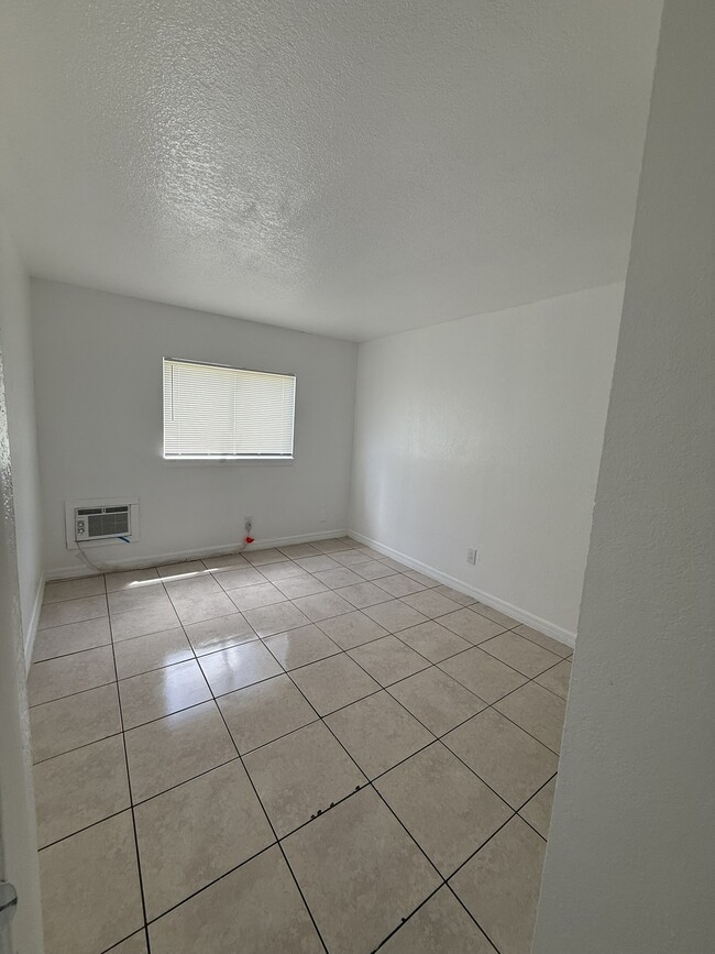 Building Photo - Pinehurst Apartments