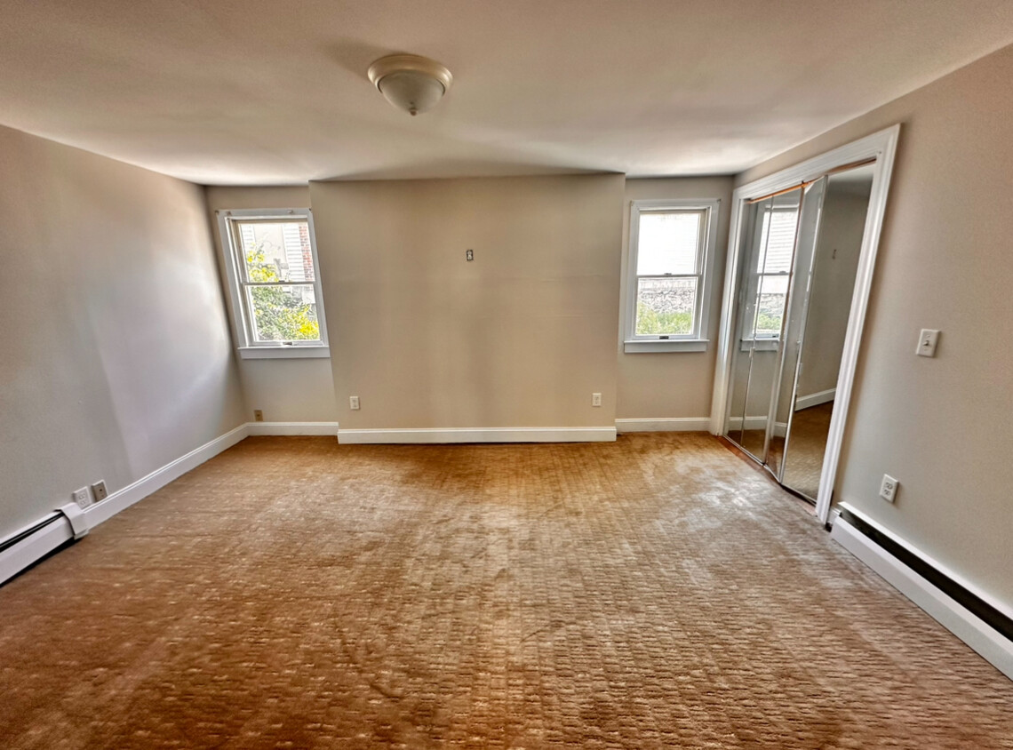 8 Chelmsford St Unit 2C, Chelmsford, MA 01824 - Apartments in ...