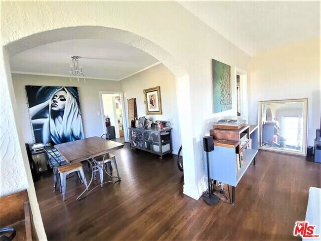 Foto del edificio - 4723 W 17th St