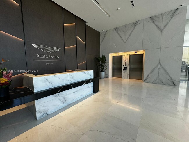 Foto del edificio - 300 Biscayne Blvd Way