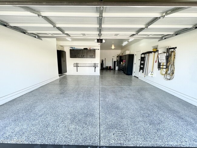 Building Photo - 2951 E Russell St