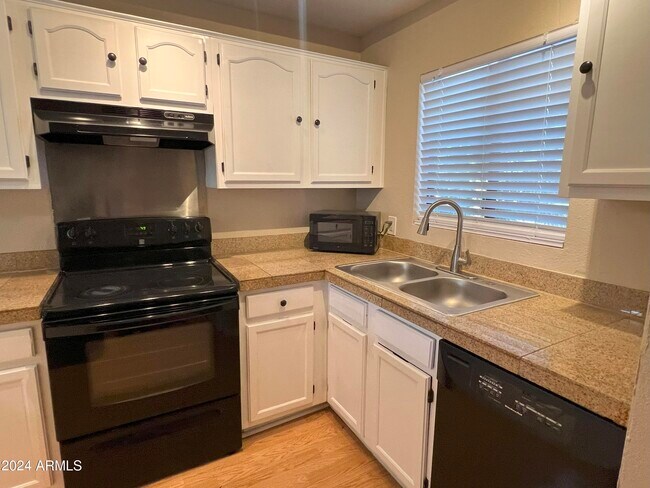 Foto del edificio - 11666 N 28th Dr