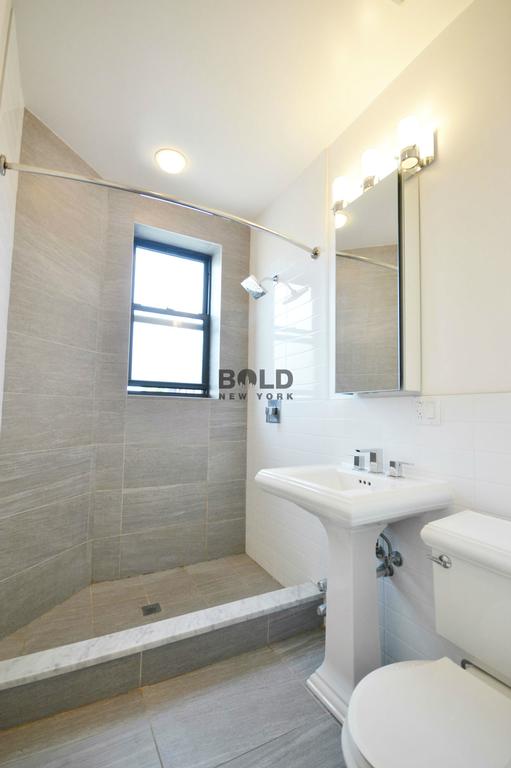 Building Photo - 150 W 84th St