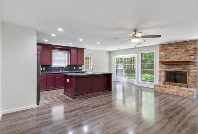 Foto del edificio - 7019 Oak Bough Dr