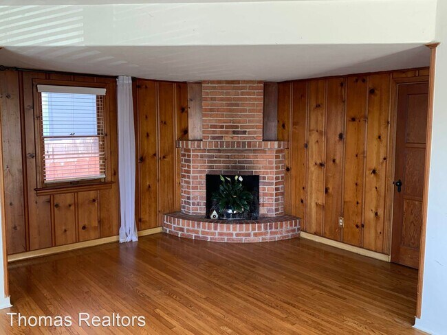 Building Photo - 3048 Olive St