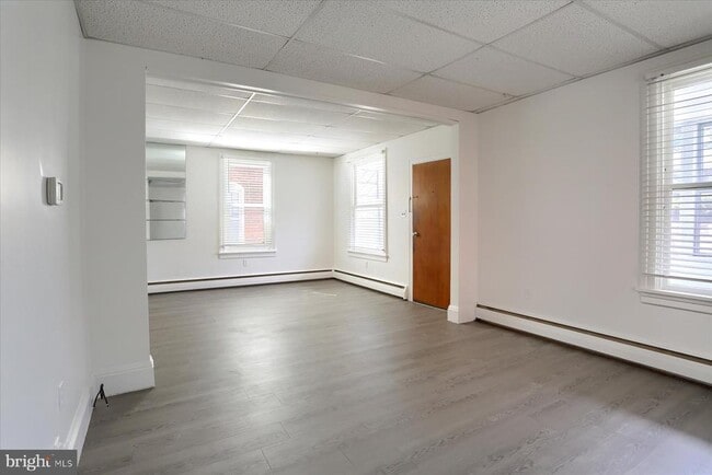 Building Photo - 307 Linden Ave
