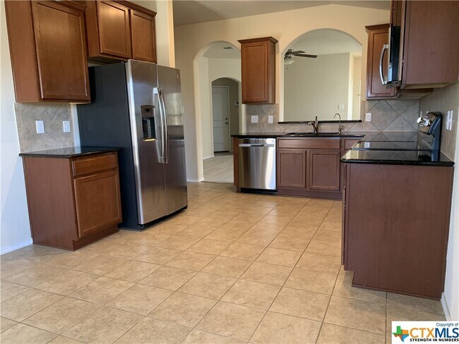 Foto del edificio - 5331 Dauphin Dr