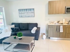 Building Photo - 1419 West Ave