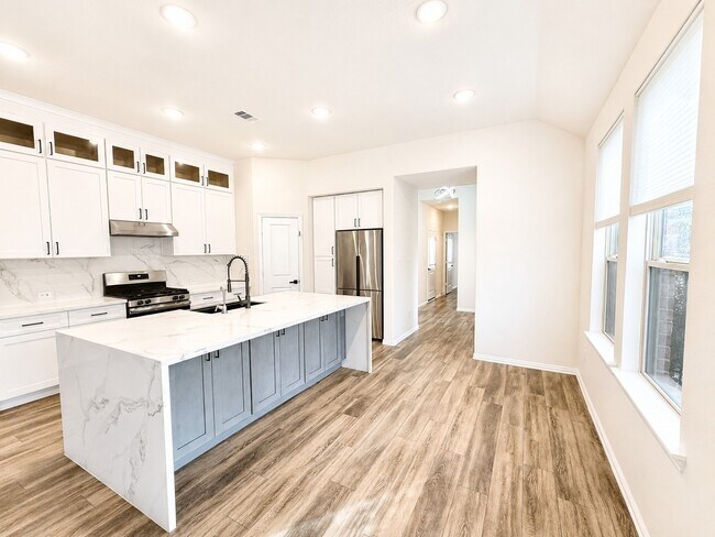 Foto del edificio - 15230 Stuart Bat Cave Ln