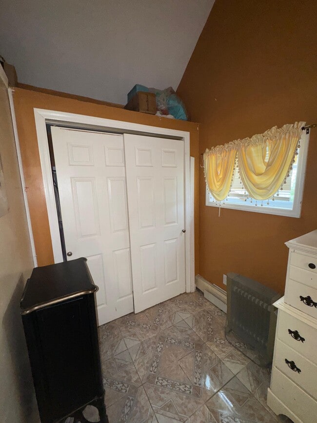 Building Photo - 707 Wren Ct