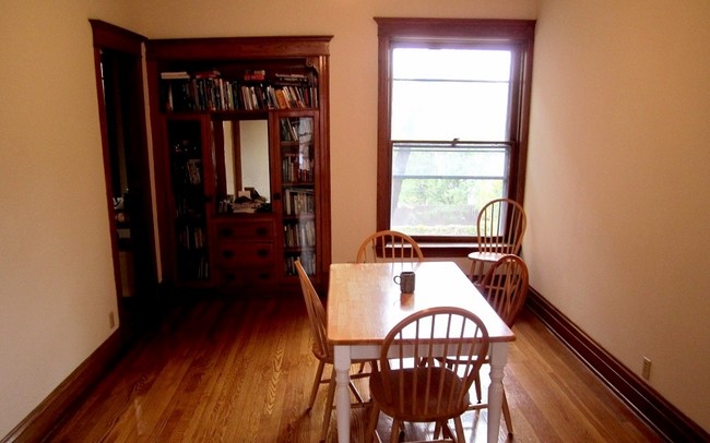 Foto del edificio - 3900 N Greenview Ave